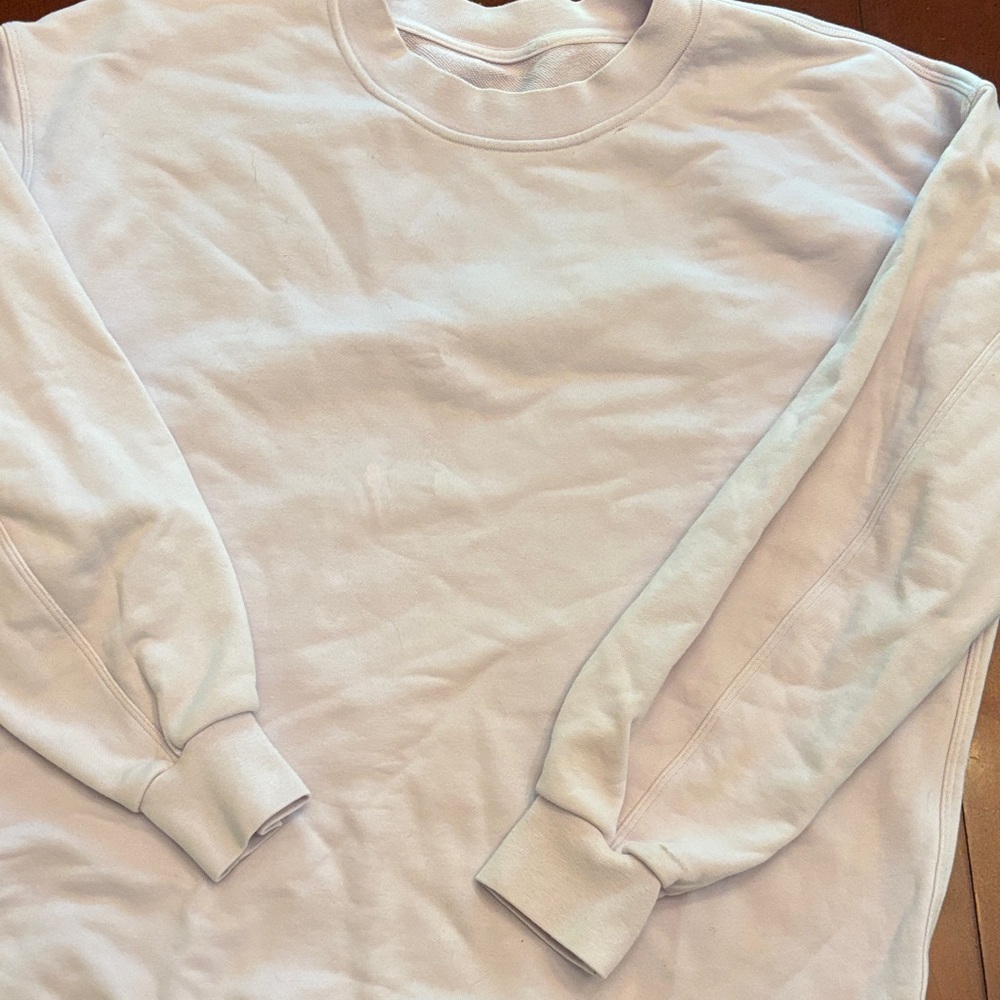 Women’s light lavender sweatshirt a bit oversized